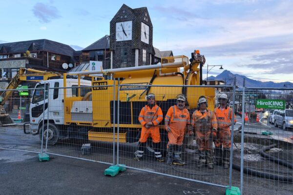 Team photo by Vac U Digga NZ sucker truck used for drainage unblocking, vacuum excavation and hydro digging